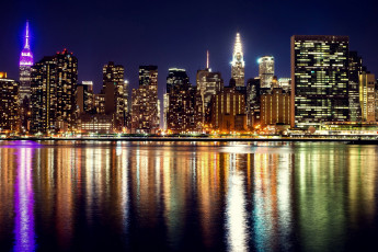 Картинка города -+огни+ночного+города водоем отражение небоскребы фонари свет