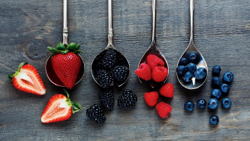 Картинка еда фрукты +ягоды ягоды клубника малина ежевика черника