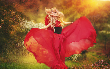 Картинка девушки -unsort+ блондинки платье блондинка девушка крылья зелень цветы