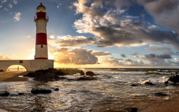 Картинка природа маяки море облака горизонт небо солнце маяк salvador рассвет побережье бразилия прибой камни bahia