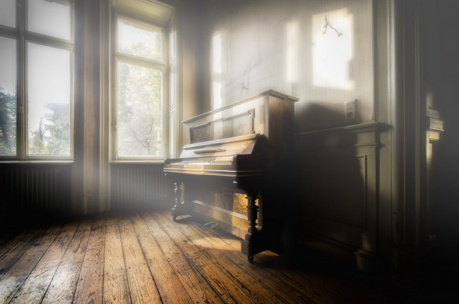 Обои картинки фото музыка, -музыкальные инструменты, свет, окно, пианино, помещение