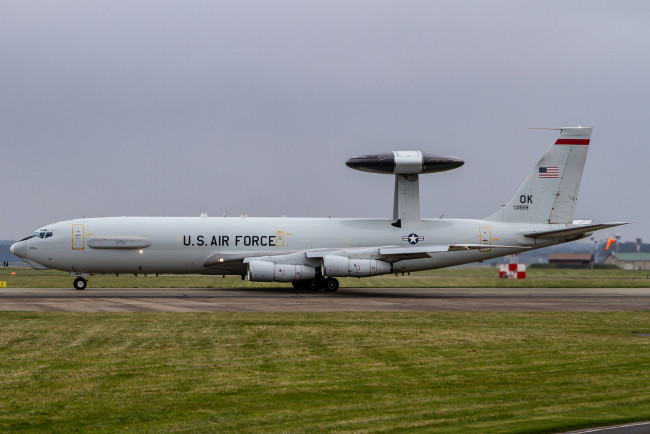 Обои картинки фото boeing e-3b sentry, авиация, боевые самолёты, ввс