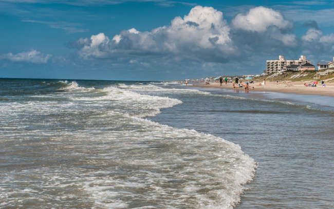 Обои картинки фото природа, побережье, море, пляж, волна, пена, облака