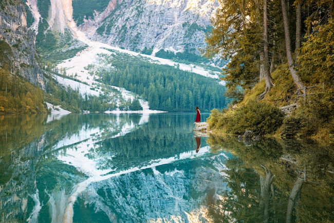 Обои картинки фото природа, реки, озера, one, step, ahead, река, горы, деревья, девушка, отражение