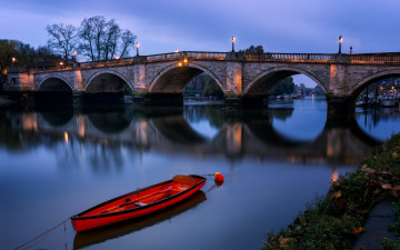 Картинка корабли лодки +шлюпки ричмондский мост лондон англия лодка ночь арка