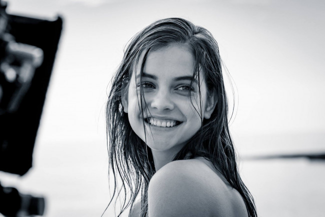 Обои картинки фото девушки, barbara palvin, лицо, черно-белая, улыбка, модель