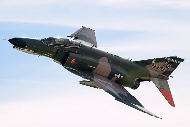 Обои картинки фото mcdonnell douglas f-4 phantom ii, авиация, боевые самолёты, истребитель