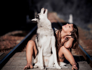 Картинка девушки -unsort+ брюнетки +шатенки рельсы жд волк девушка