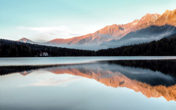 Картинка природа пейзажи горы озеро туман отражение