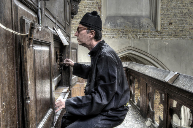 Обои картинки фото мужчины, - unsort, священник, орган