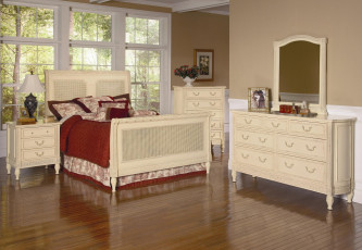 Картинка интерьер спальня кровать подушки тумбочка