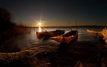 Картинка корабли лодки +шлюпки пейзаж озеро закат