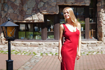 Картинка девушки дарина+никитина фонарь блондинка красное платье
