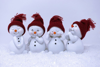 Картинка праздничные снеговики забавные шапочки
