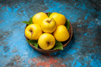 Картинка еда яблоки миска желтые листья
