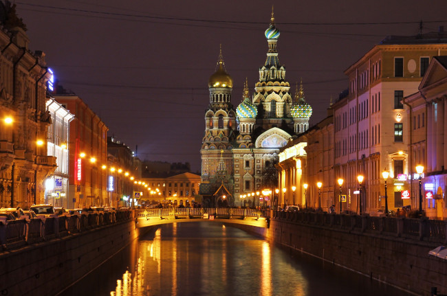 Обои картинки фото города, санкт-петербург,  петергоф , россия, огни, мост, ночь, канал, дома