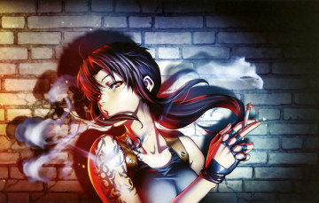 Картинка аниме black+lagoon hiroe rei revy татуировка дым перчатки девушка кирпичная стена кобура сигарета свет тень