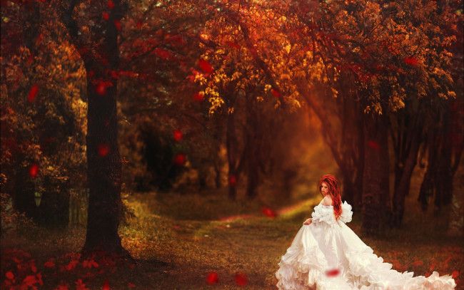 Обои картинки фото девушки, -unsort , рыжеволосые и другие, осень, время, года, листья, рыжая, платье, деревья, девушка, природа