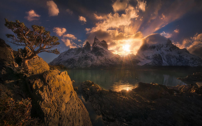 Обои картинки фото природа, восходы, закаты, Чили, горы, озеро, торрес-дель-пай