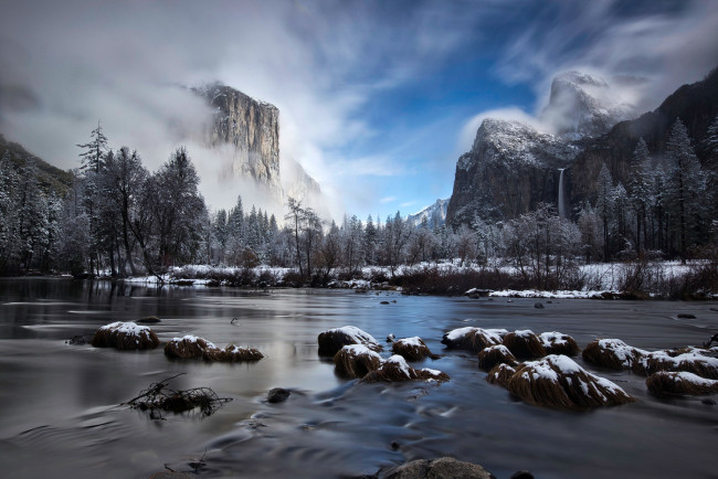 Обои картинки фото природа, реки, озера, туман, горы, зима, снег, облака, небо, лес, деревья