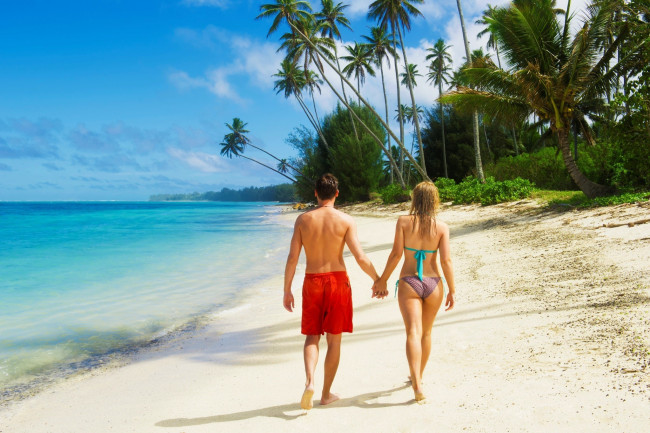 Обои картинки фото разное, мужчина женщина, пара, море, берег, пляж, пальмы, тропики