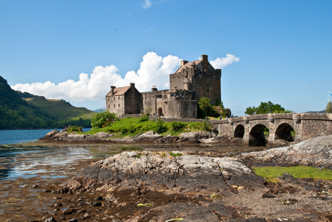 Обои картинки фото города, замок эйлиан донан , шотландия, мост, замок, река, горы