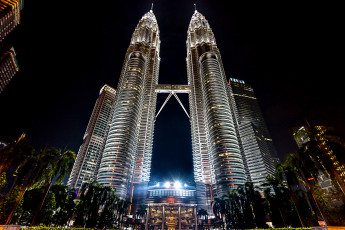 обоя twins towers in kuala lumpur malaysia, города, куала-лумпур , малайзия, башни