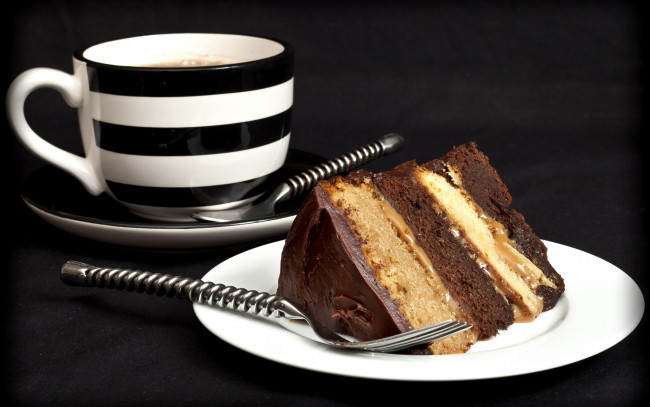 Обои картинки фото еда, торты, лакомство, кофе, чашка