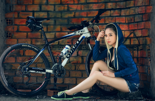 Обои картинки фото девушки, -unsort , азиатки, велосипед, азиатка, девушка