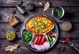 Картинка еда вторые+блюда индийская специи кухня рагу томаты перец зелень горох помидоры