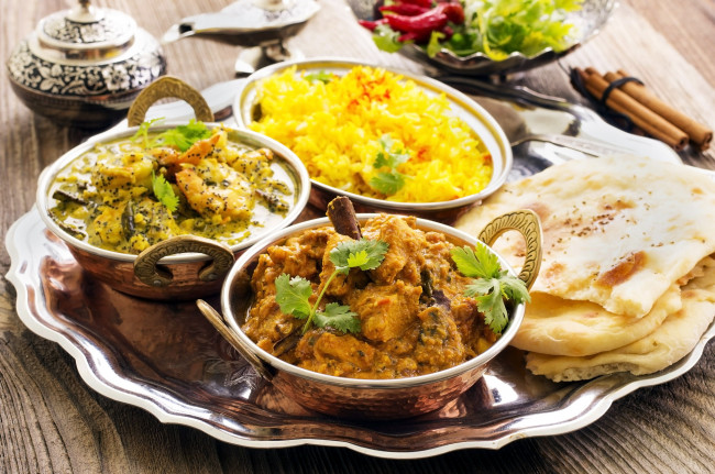 Обои картинки фото еда, разное, кухня, лепешки, креветки, мясо, рис, индийская