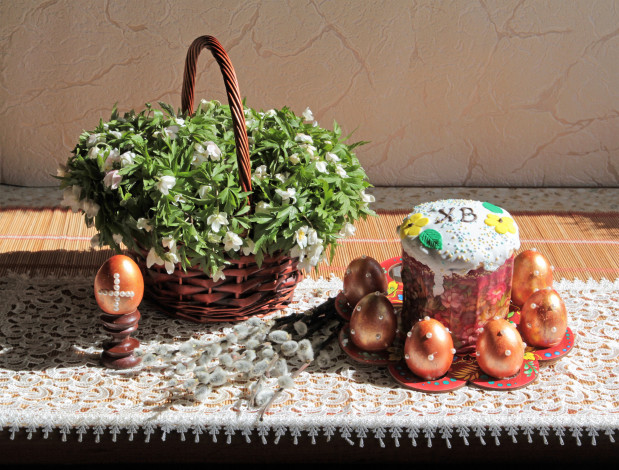 Обои картинки фото праздничные, пасха, корзина, цветы, яйца, кулич