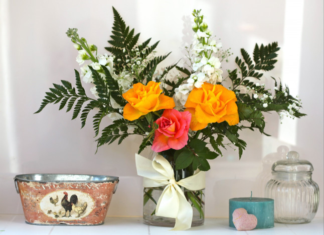 Обои картинки фото цветы, букеты, композиции, розы, левкой, папоротник, посуда