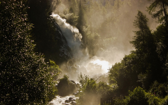 Обои картинки фото природа, водопады, река, горы, кусты