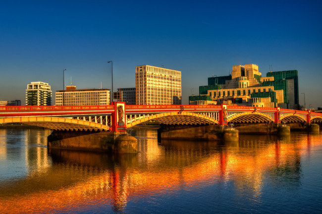 Обои картинки фото london, england, города, лондон, великобритания, vauxhall, bridge, река, мост, здания