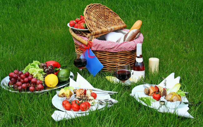 Обои картинки фото еда, разное, пикник, вино, фрукты, овощи, клубника