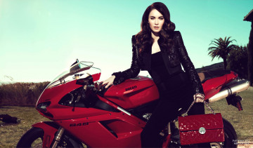 Картинка megan+fox+moto+2 мотоциклы мото+с+девушкой moto fox megan