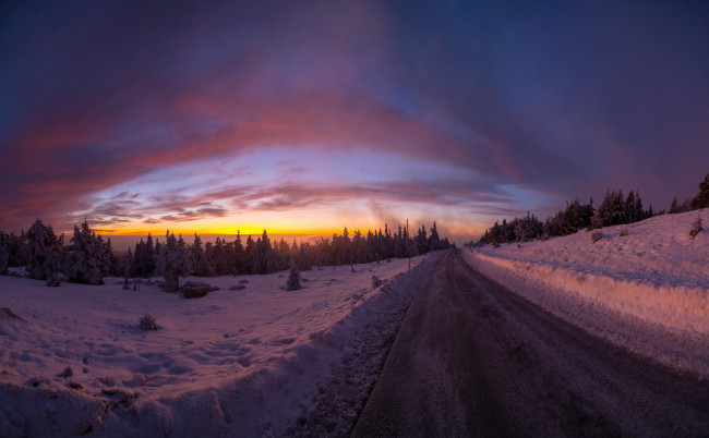 Обои картинки фото природа, дороги, зима, закат, деревья, дорога, лес