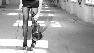 Картинка музыка -музыкальные+инструменты ноги скрипка девушка