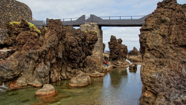 Обои картинки фото природа, побережье, мост, скалы