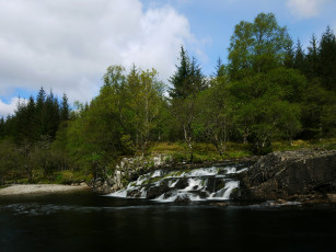 обоя river, orchy, scotland, природа, водопады, каскад, река, лес, деревья, шотландия