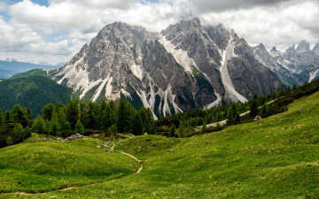Картинка природа горы италия sesto лес луг облака