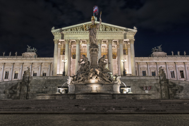 Обои картинки фото austrian parliament building  vienna, города, вена , австрия, статуя, дворец