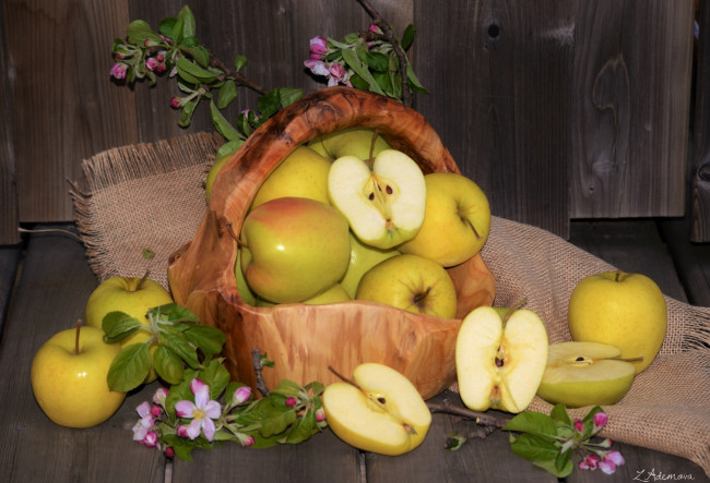 Обои картинки фото еда, Яблоки, яблоки, корзина, фрукт, цветы