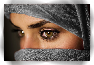 Картинка разное глаза ислам лицо