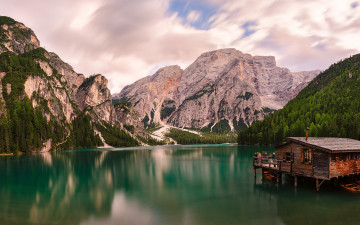 Картинка природа реки озера горы лодочная станция озеро италия альпы доломитовые лодки dolomites italy alps