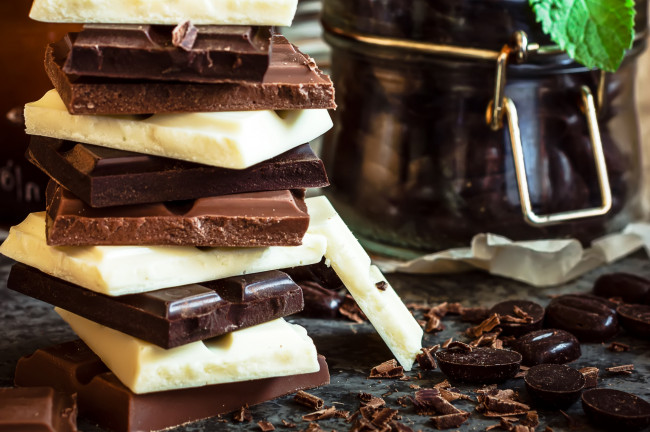 Обои картинки фото еда, конфеты,  шоколад,  сладости, шоколад, черный, белый, молочный