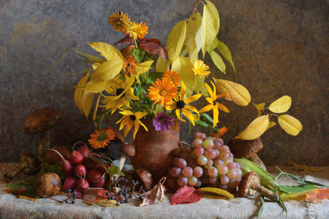 Обои картинки фото еда, натюрморт, букет, грибы, цветы, листья, осень, композиция, осенний