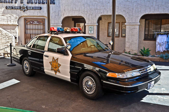 Обои картинки фото sheriff san diego county, автомобили, полиция, полицейская, участок, машина