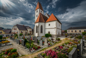 Картинка church+of+lasberg+in+upper+austria города -+католические+соборы +костелы +аббатства кладбище церковь